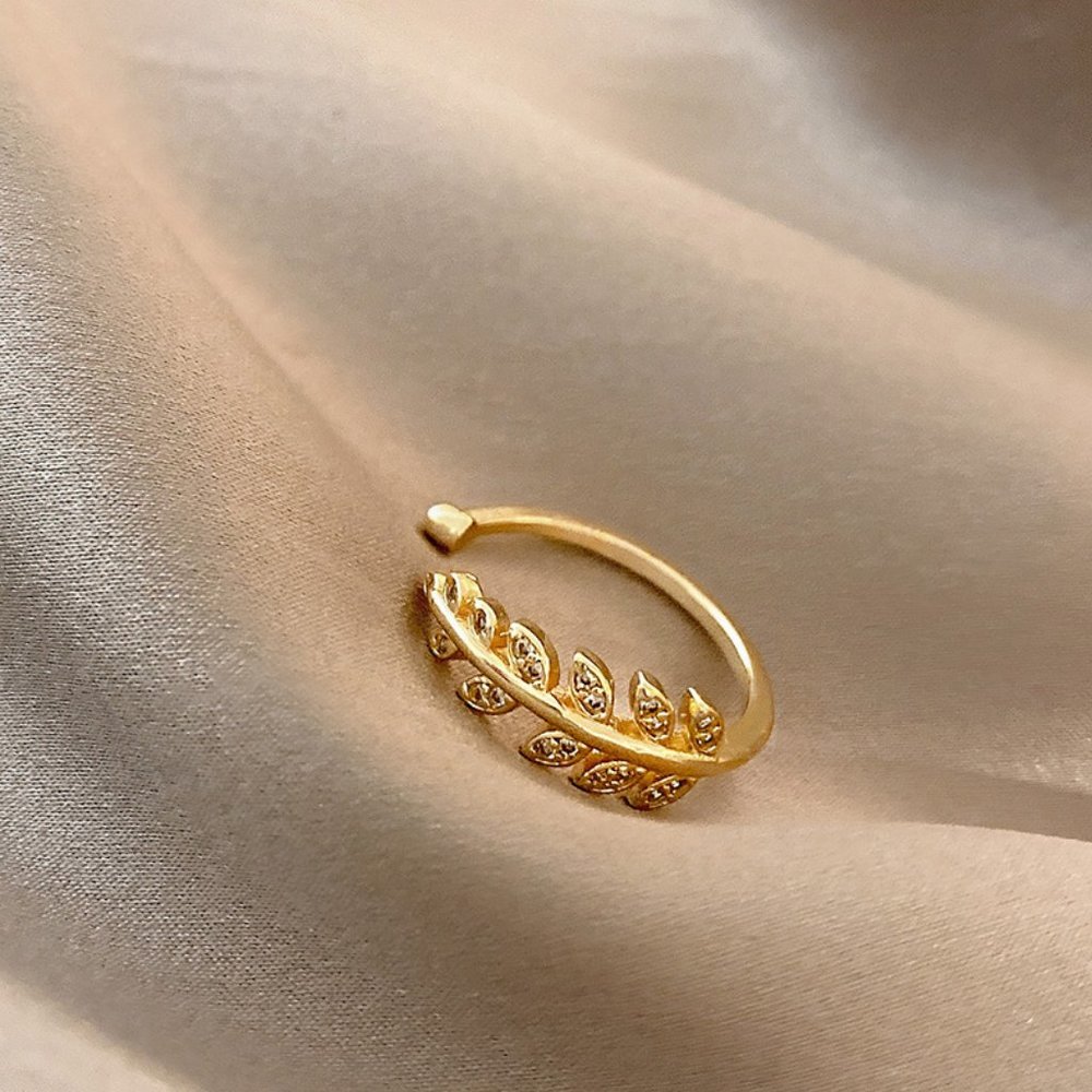 Peace Oliver Leaf Golden Ring - Picture 5 of 11